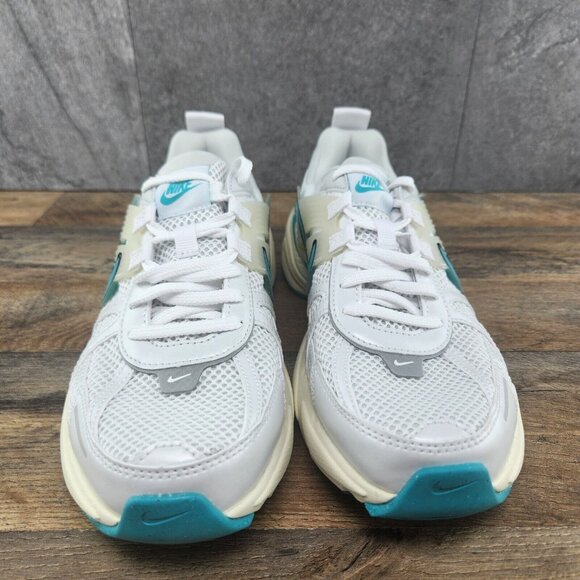 Nike V2K Run Size 10 Womens White Dusty Cactus Teal Running Casual Shoes - Picture 4 of 15